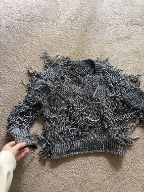 Boohoo Black & White Frayed V-Neck Sweater